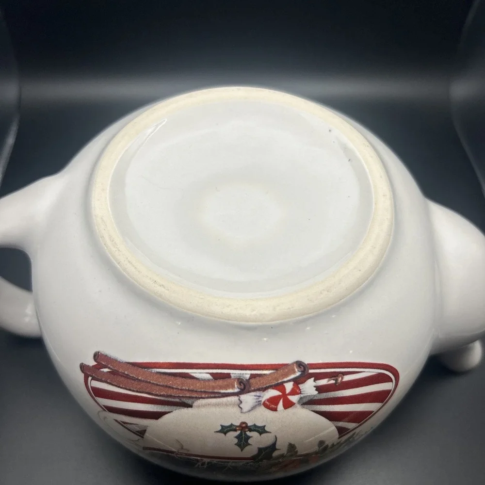 Holiday Nutcracker Soldier Teapot in Green &‎ Red